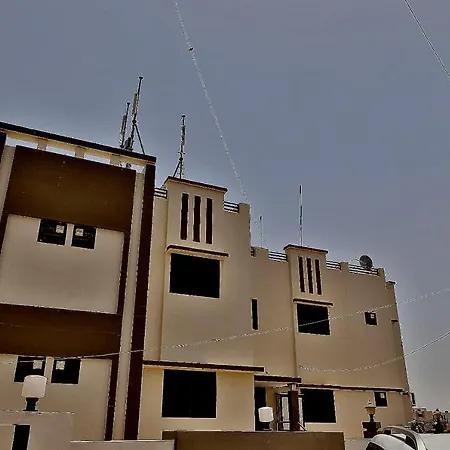 Spot On 38154 Shakti Hostel & Hotel-3